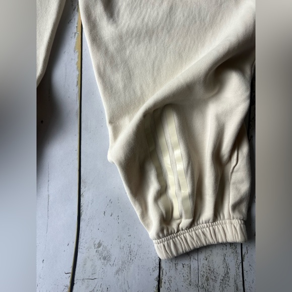 Adidas Hyperglam Fleece Jogger women’s Medium LIKE NEW - Picture 9 of 14